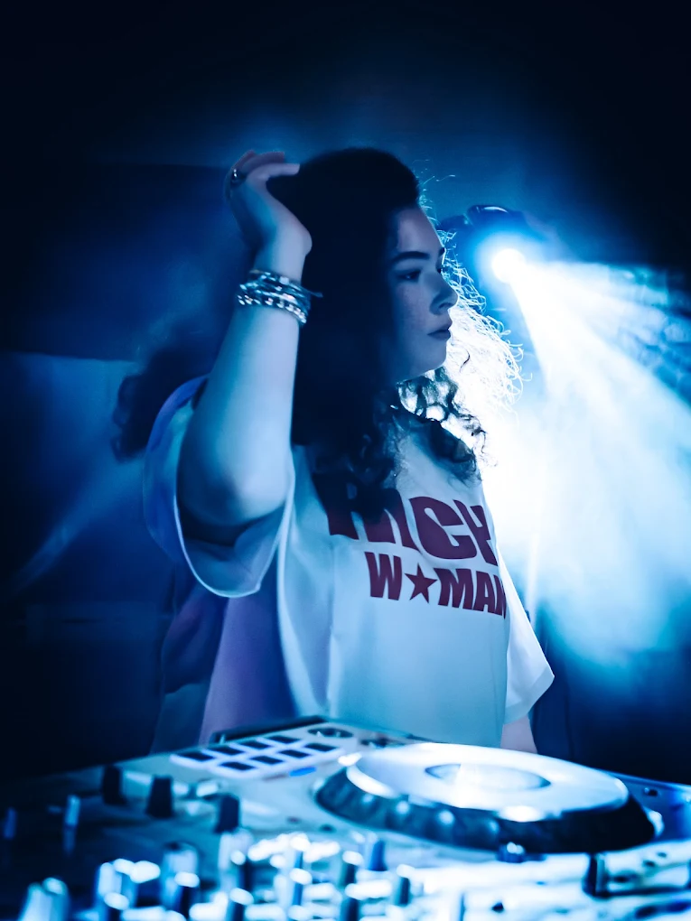BAT MITZVAH DJ CAULFIELD - Paz DJ Melbourne